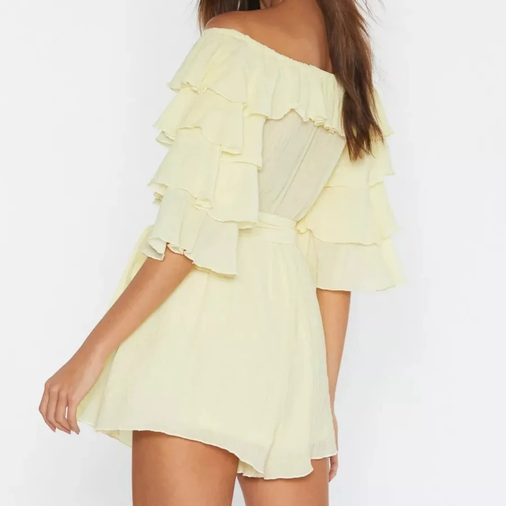 Nasty Gal Move In For The‎ Frill Off the Shoulder Romper - Picture 2 of 8